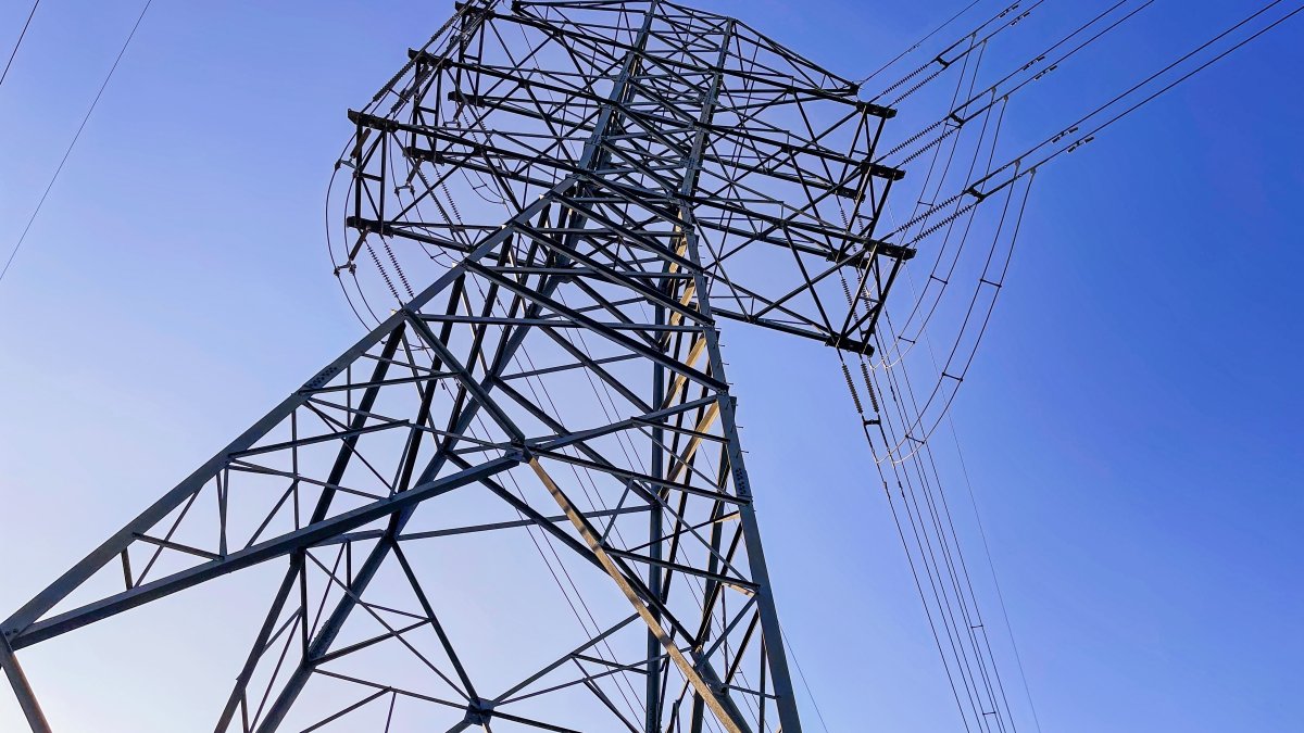 More than 80K remain without power in Chicago area, NW Indiana after severe storms