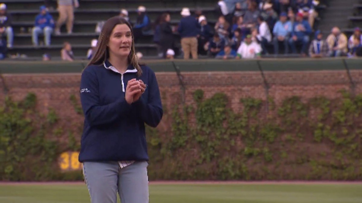 Cubs, White Sox fans come together for celebration of kidney donation at Wrigley