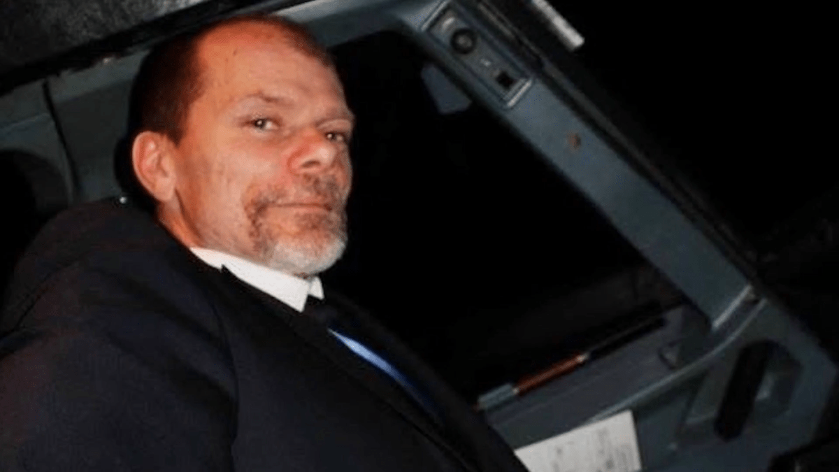Chicago pilot held captive for months in African country finally returns home