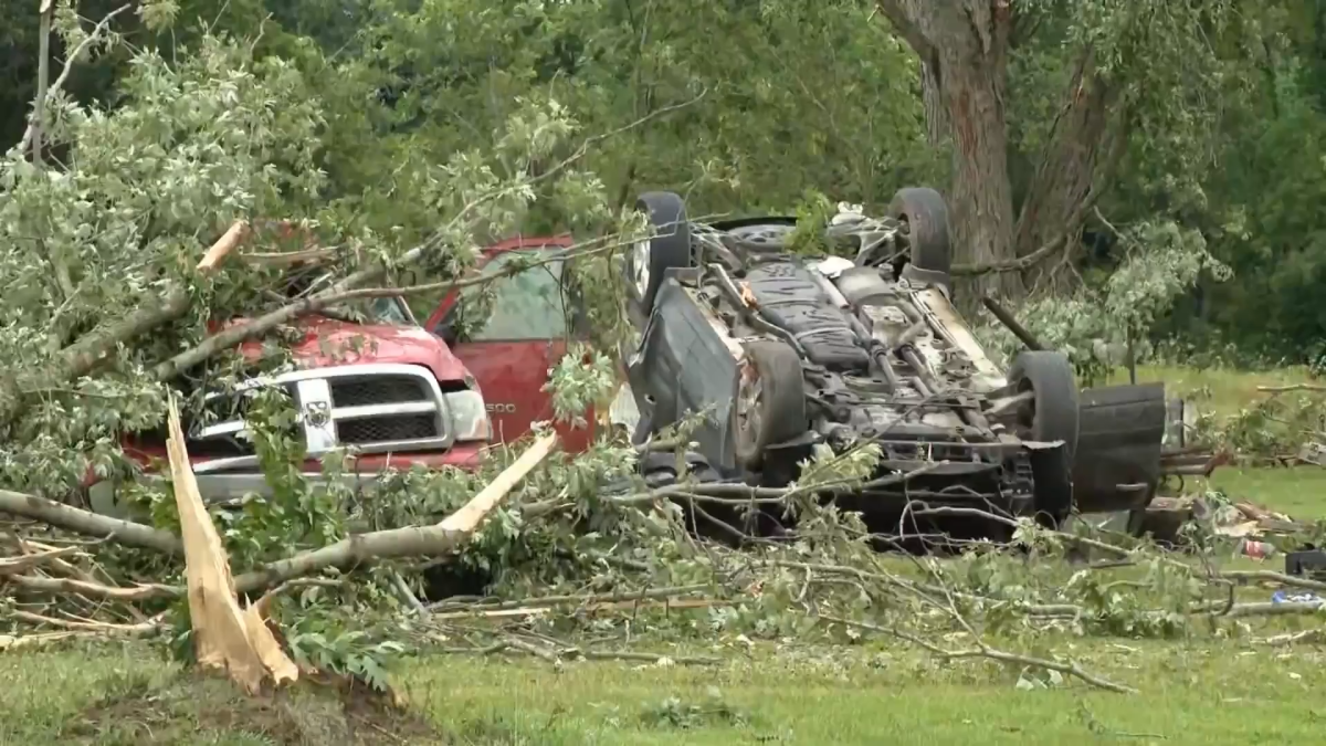 Illinois leaders raise concerns about federal storm aid as state sets tornado record Illinois leaders raise concerns about federal storm aid as state sets tornado record