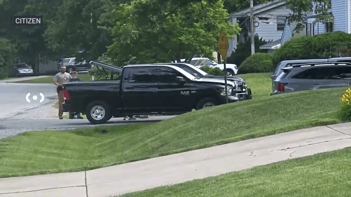 2 suspects at-large after attempted robbery of undercover agents on suburban street: ATF