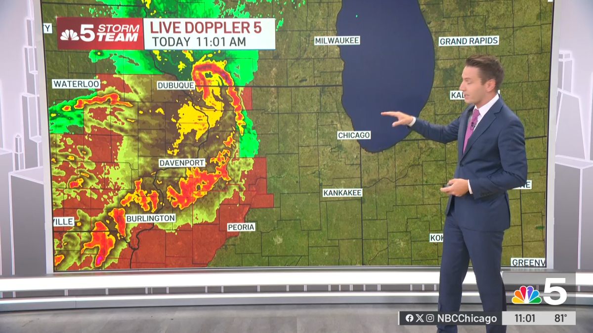 Live updates: Storms bring strong tornado threat to much of Chicago area