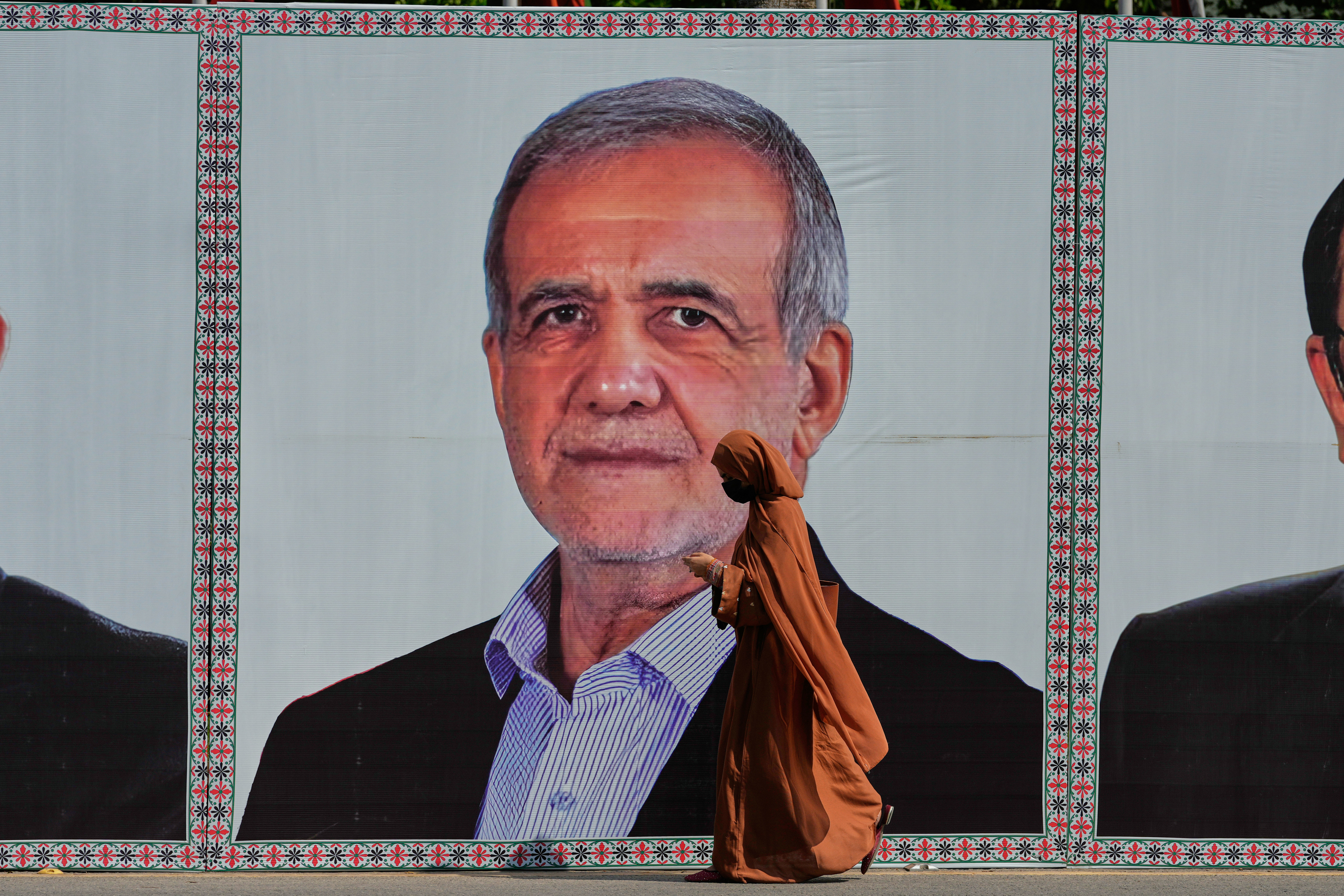 Iran's president heads to Pakistan as U.S.-Iran teams work to finalize a war-ending deal