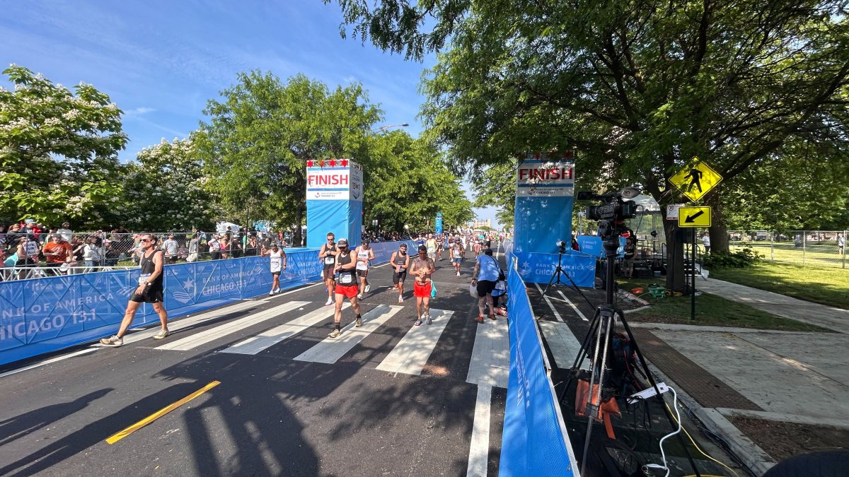 Watch LIVE: 2026 Bank of America Chicago 13.1 finish line
