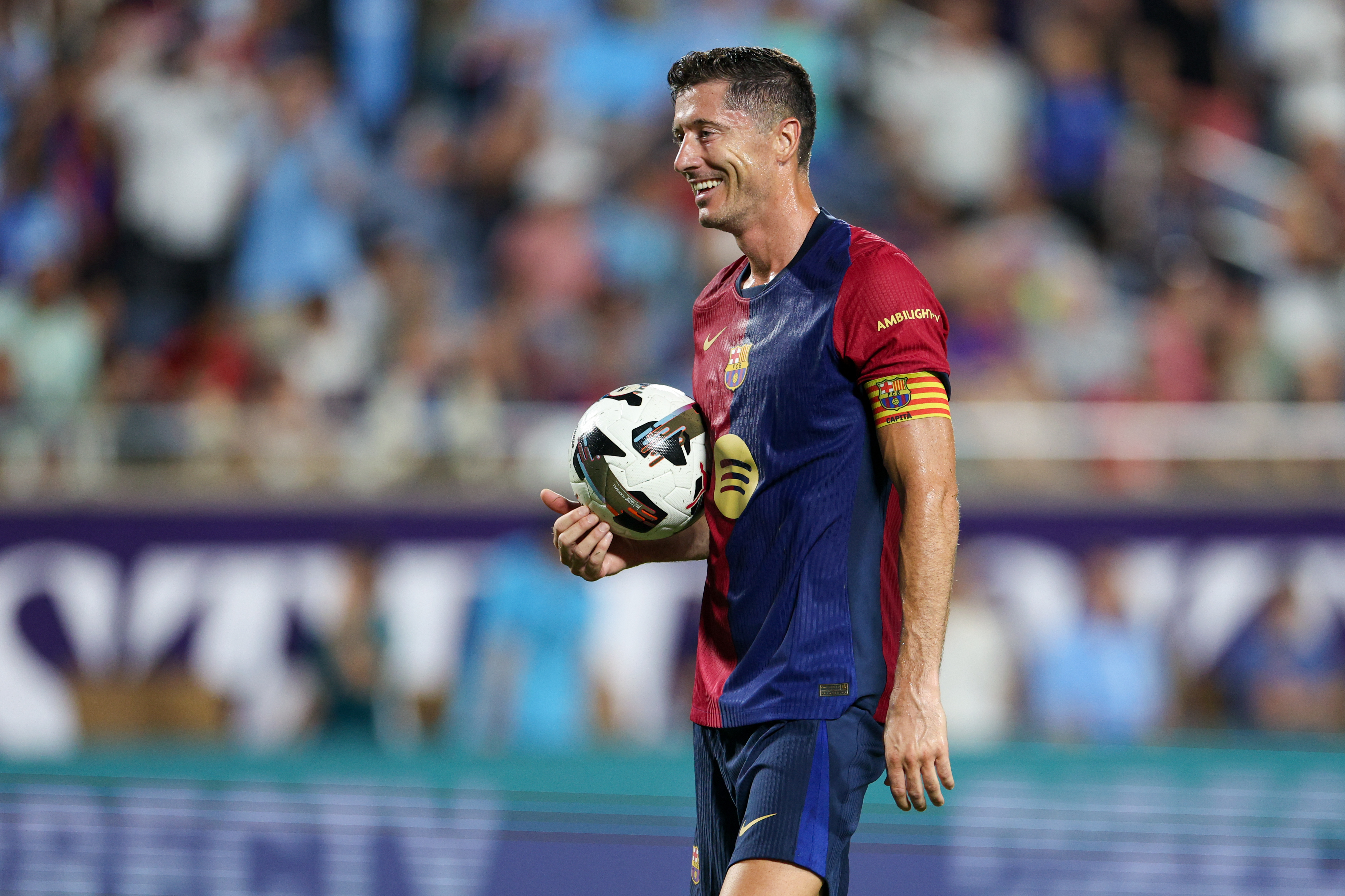 nbcchicago.com - James Neveau - Robert Lewandowski wined and dined by Chicago Fire in free agency push: Sources
