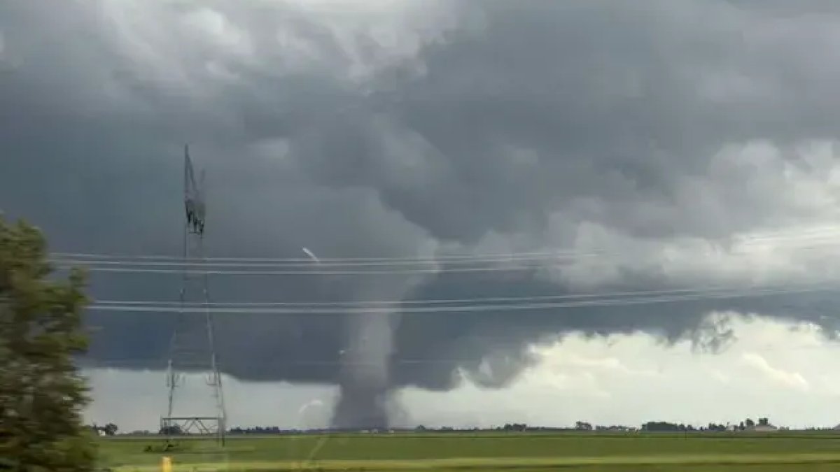 Recap: Tornadoes rip through Illinois, Indiana amid severe outbreak