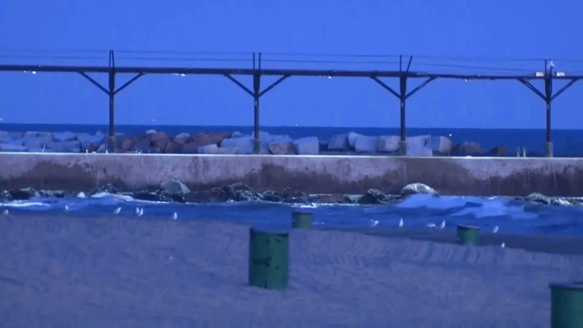 Search suspended for child who went missing in Lake Michigan due to dangerous conditions Search suspended for child who went missing in Lake Michigan due to dangerous conditions