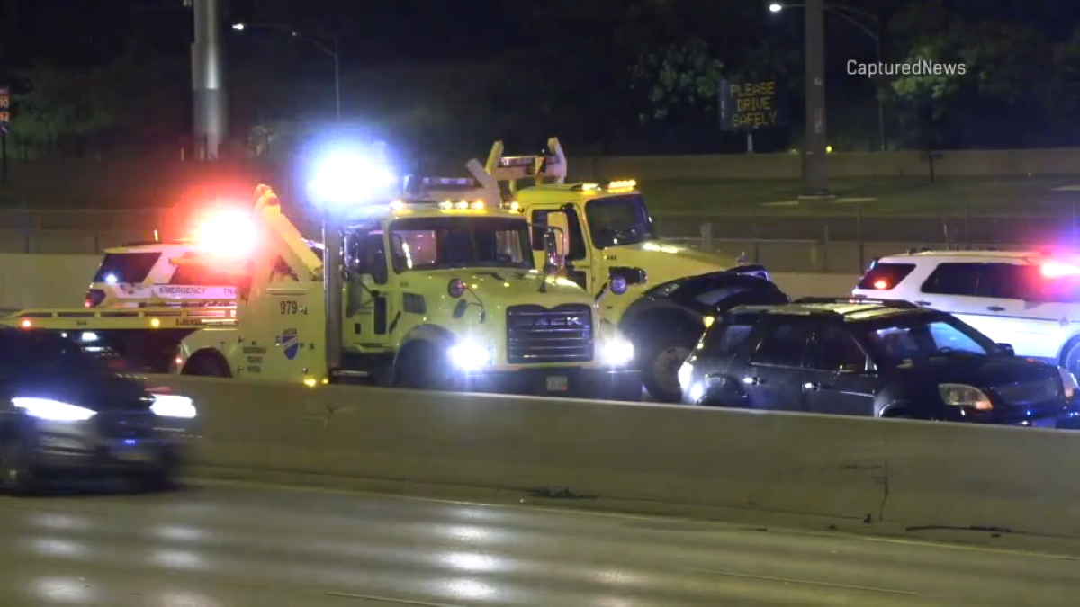 IDOT worker, driver injured in Dan Ryan crash Sunday, police say IDOT worker, driver injured in Dan Ryan crash Sunday, police say