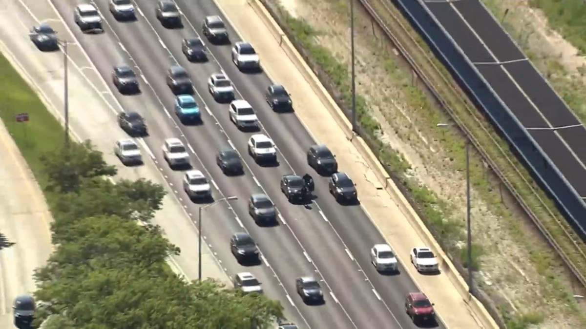 Driver allegedly fights responders after vehicle stops on Eisenhower Expressway