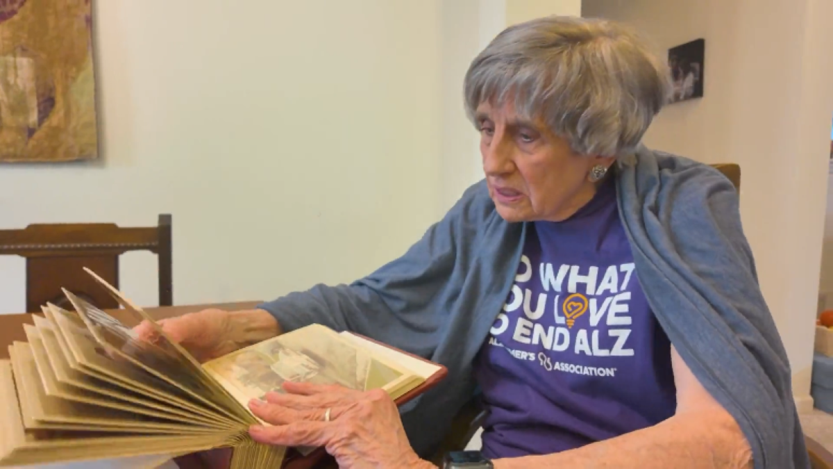 Woodridge woman creates greeting cards to raise money for Alzheimers assistance