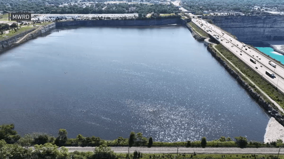 ‘Like decaying animals: Putrid odor from a suburban reservoir sparks complaints ‘Like decaying animals: Putrid odor from a suburban reservoir sparks complaints