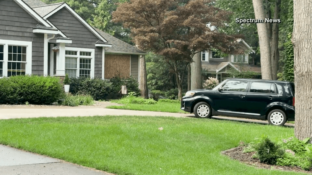 Officials reveal new details after Michigan couple, 6 kids found dead in home