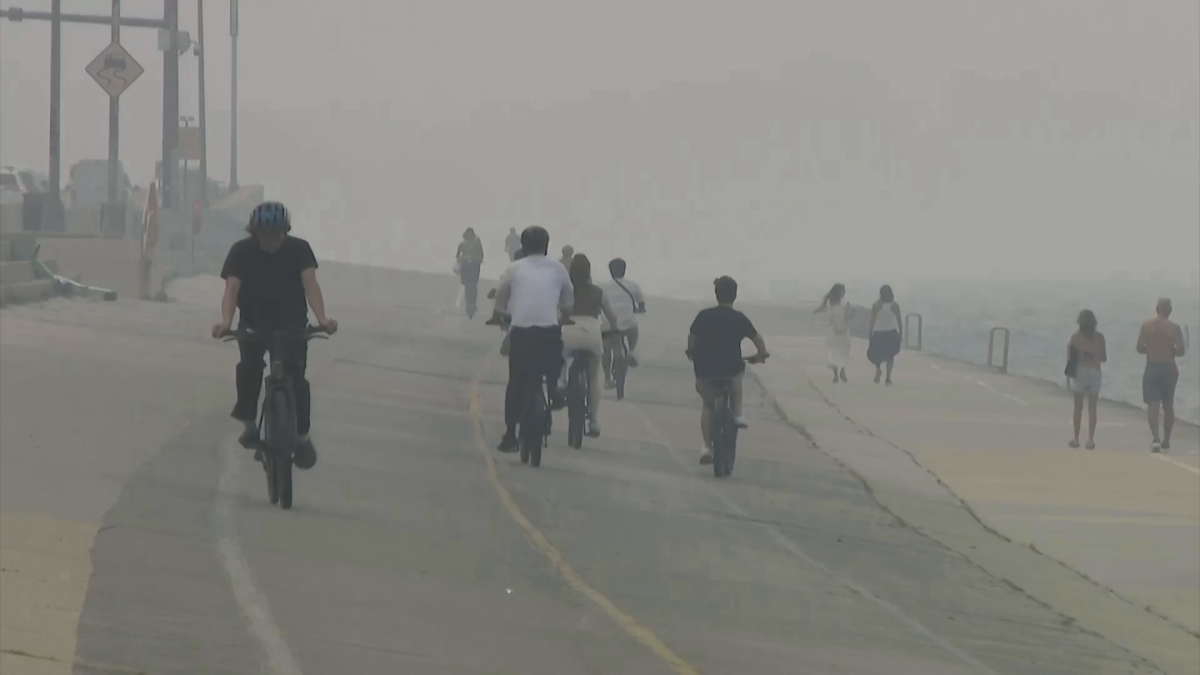 Air quality alert in effect across Chicago area as second wave of smoke hits Air quality alert in effect across Chicago area as second wave of smoke hits
