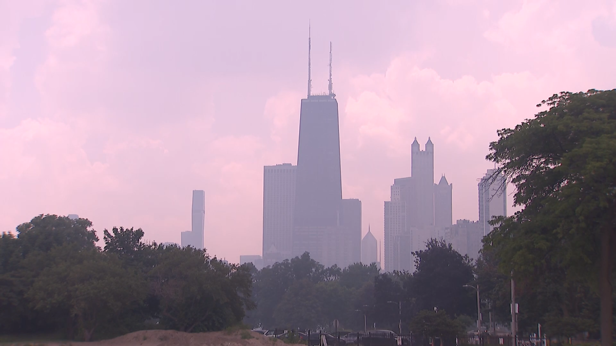 Winds push wildfire smoke away from Chicago ahead of second wave over weekend Winds push wildfire smoke away from Chicago ahead of second wave over weekend