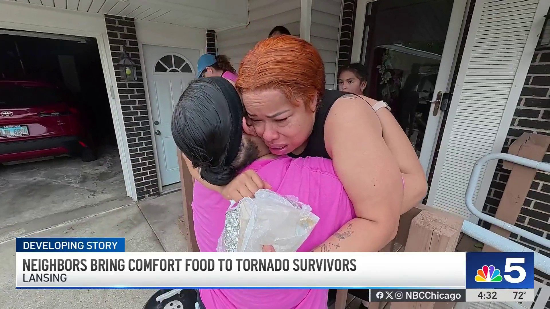 nbcchicago.com - Neighbors bring comfort food to Lansing tornado survivors