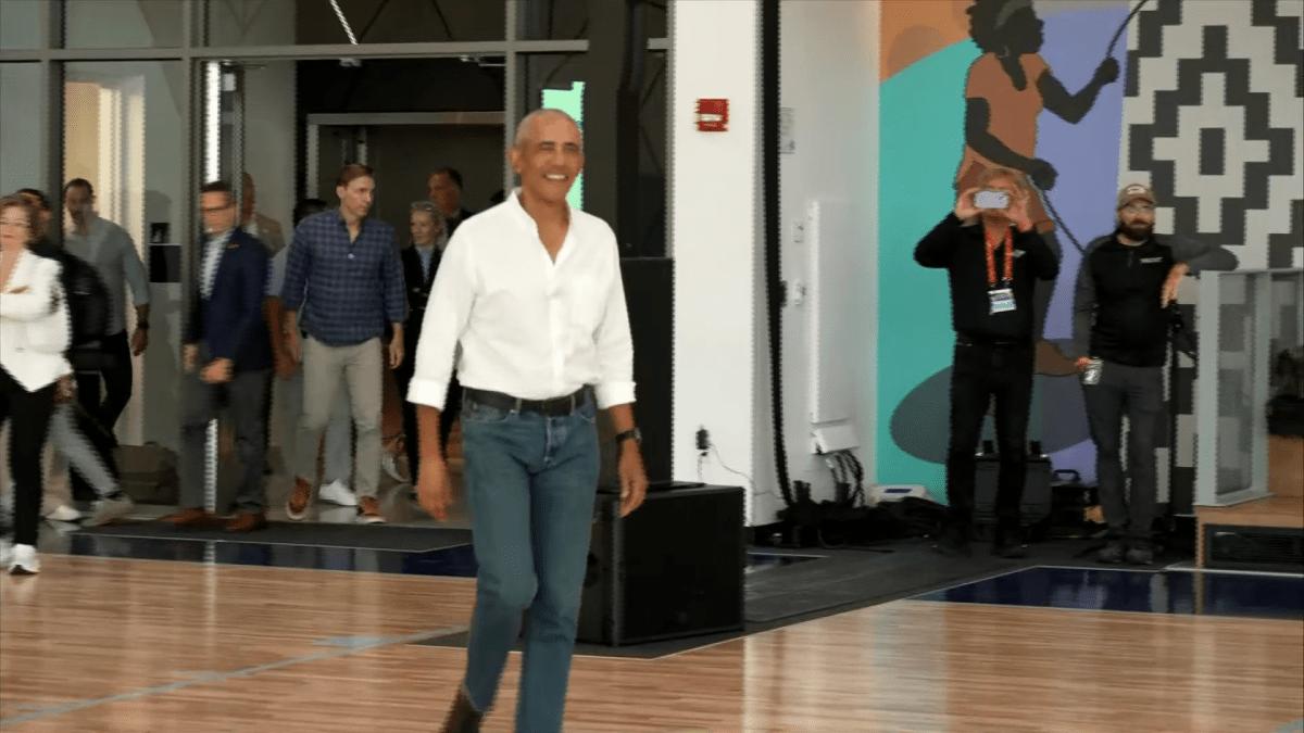 Former President Barack Obama surprises WNBA All-Stars at his Presidential Center