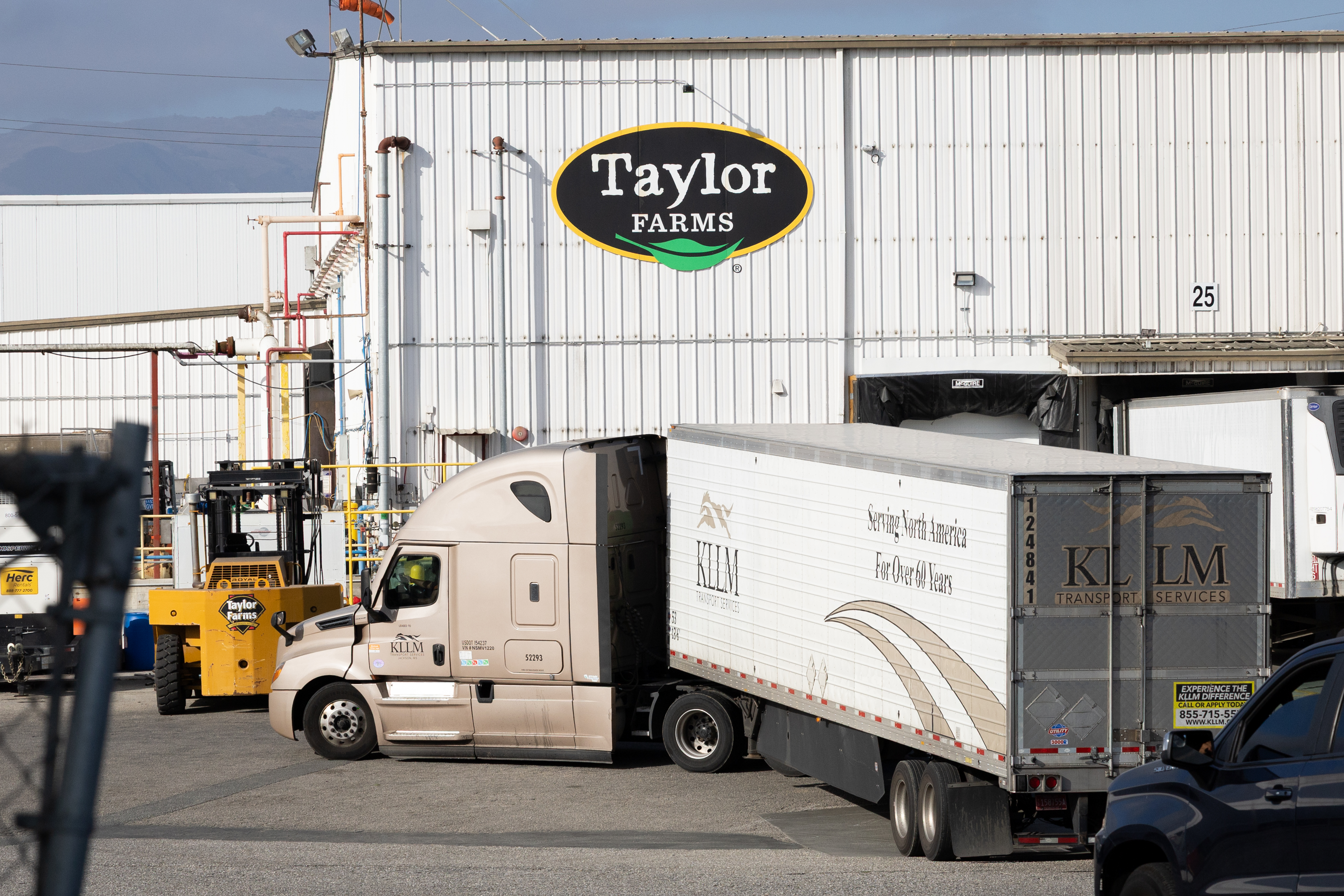 FDA says it's still investigating Taylor Farms in cyclosporiasis outbreak