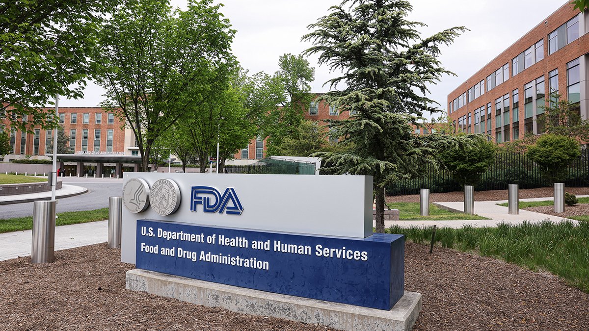 FDA panel narrowly backs unapproved peptide drugs favored by RFK Jr.