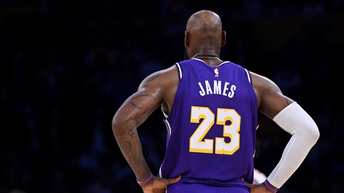 LeBron James Jersey Sales Shatter Fanatics Record in Philadelphia