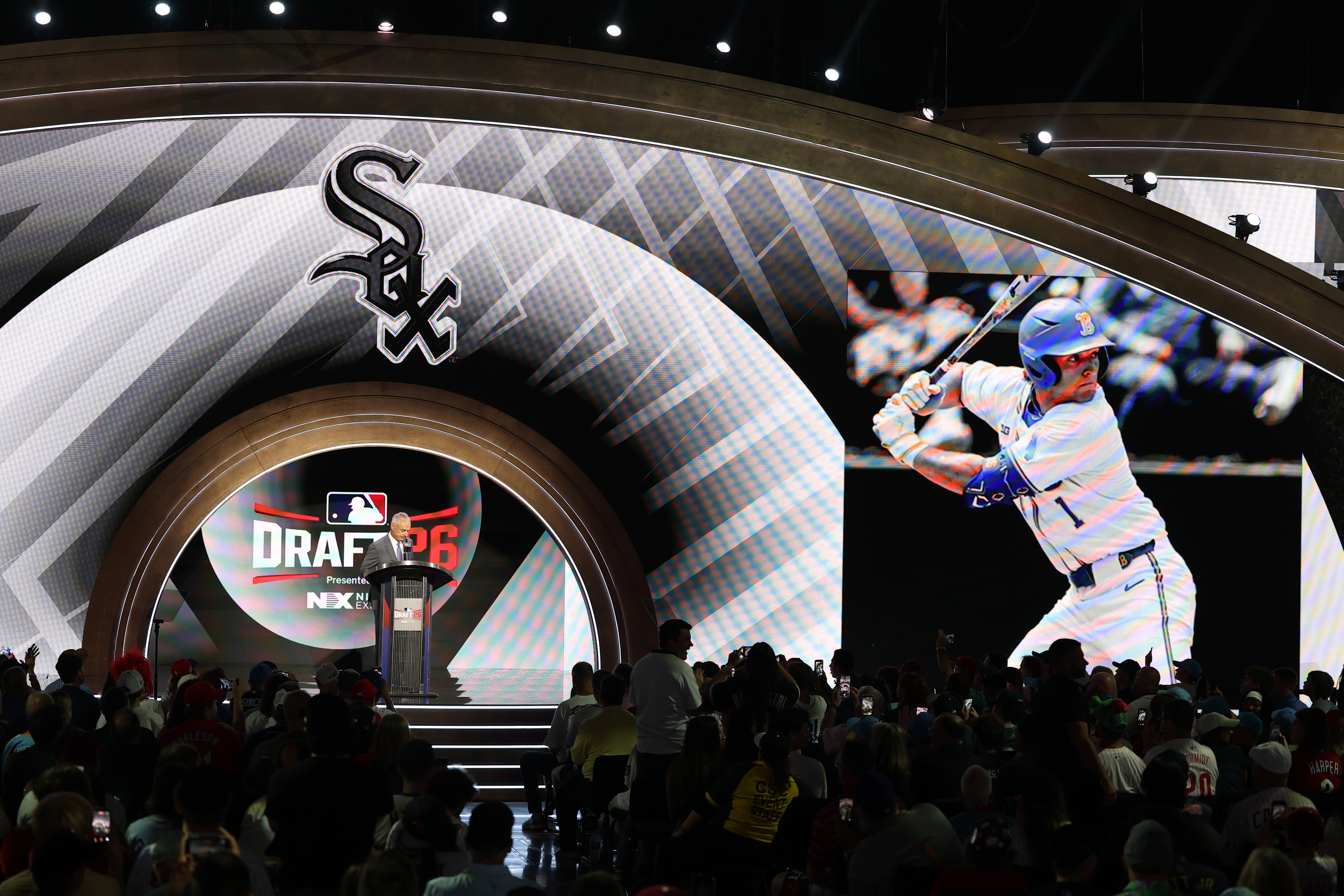 Chicago White Sox select UCLA shortstop Roch Cholowsky with No. 1 pick in MLB draft