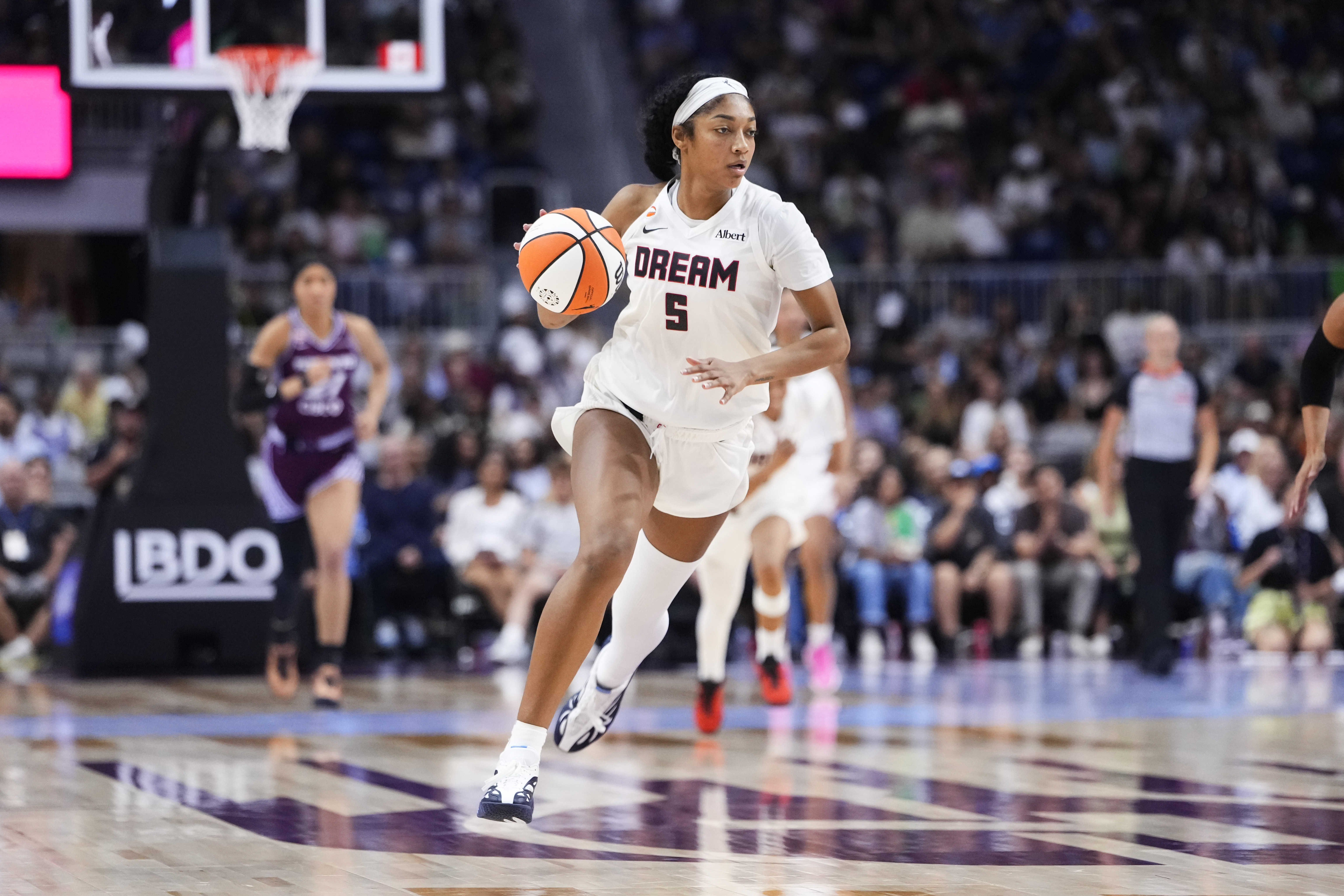 Angel Reese accepts Toronto coach Sandy Brondello's apology for inappropriate comment