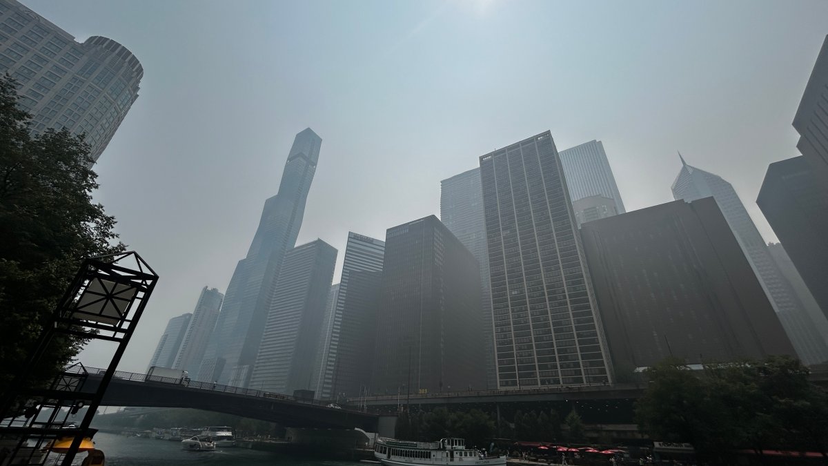 Air quality alert extended in parts of Chicago area as smoke could return Air quality alert extended in parts of Chicago area as smoke could return
