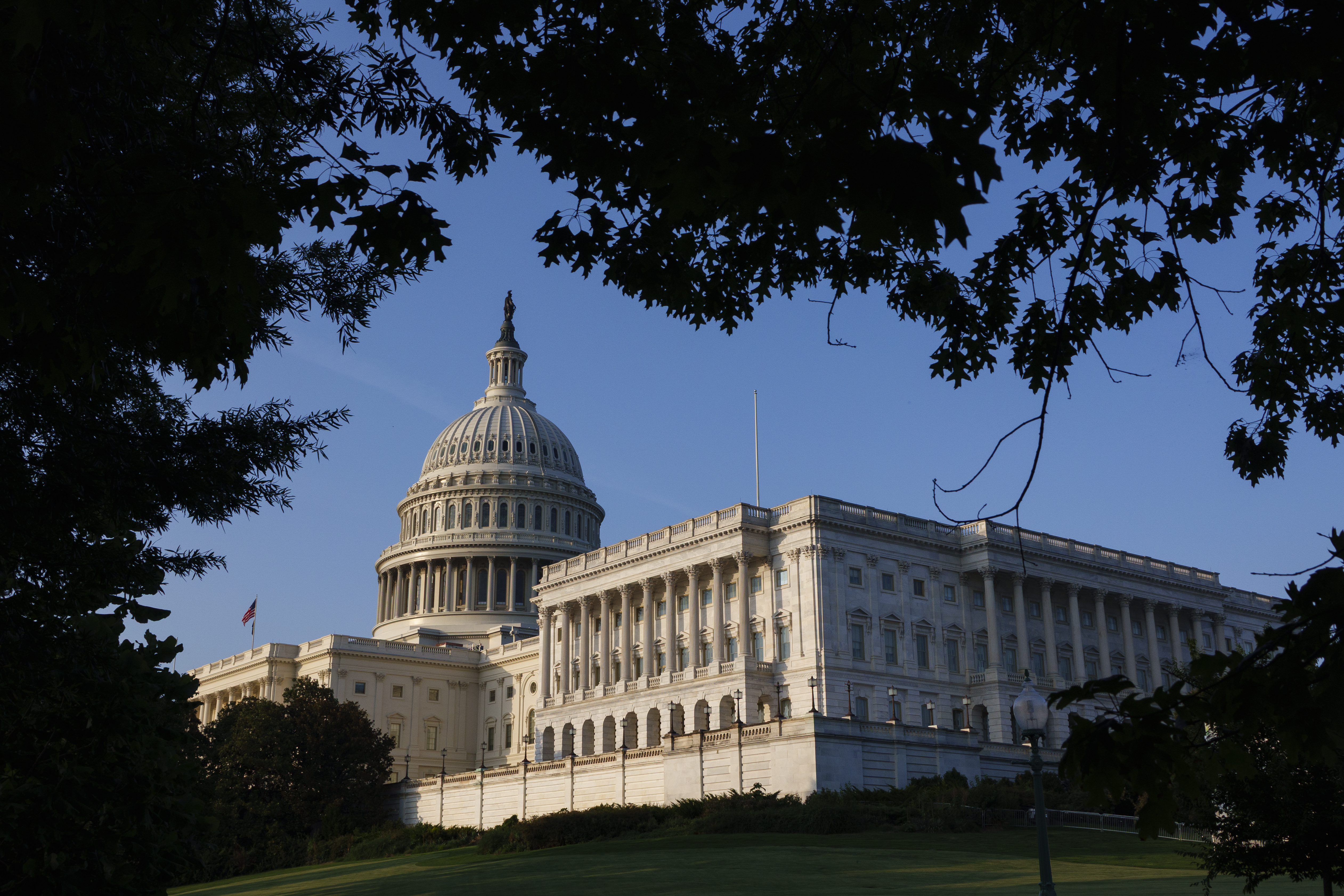 Bill to make daylight saving time permanent passes in U.S. House