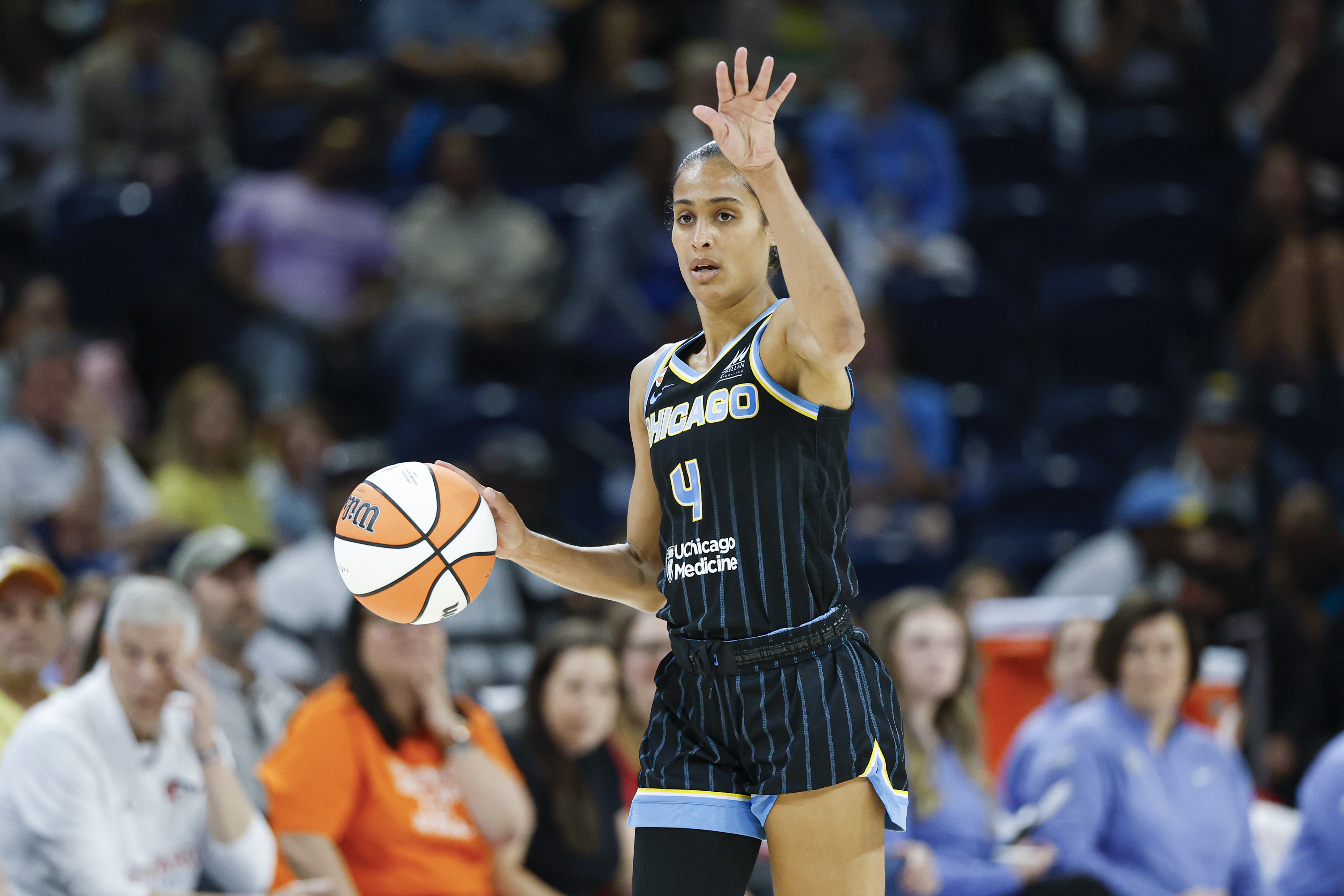 Skylar Diggins posts to social media after apparent benching by Sky