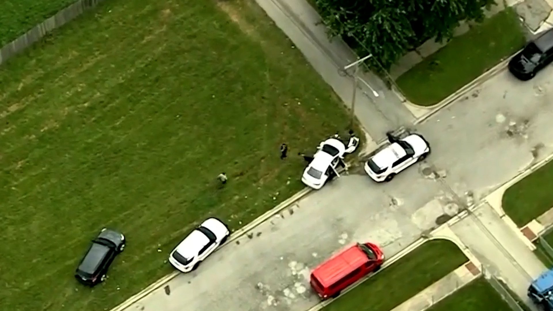 Vehicle leads police on chase, travels through McDonald's drive-through with kids inside