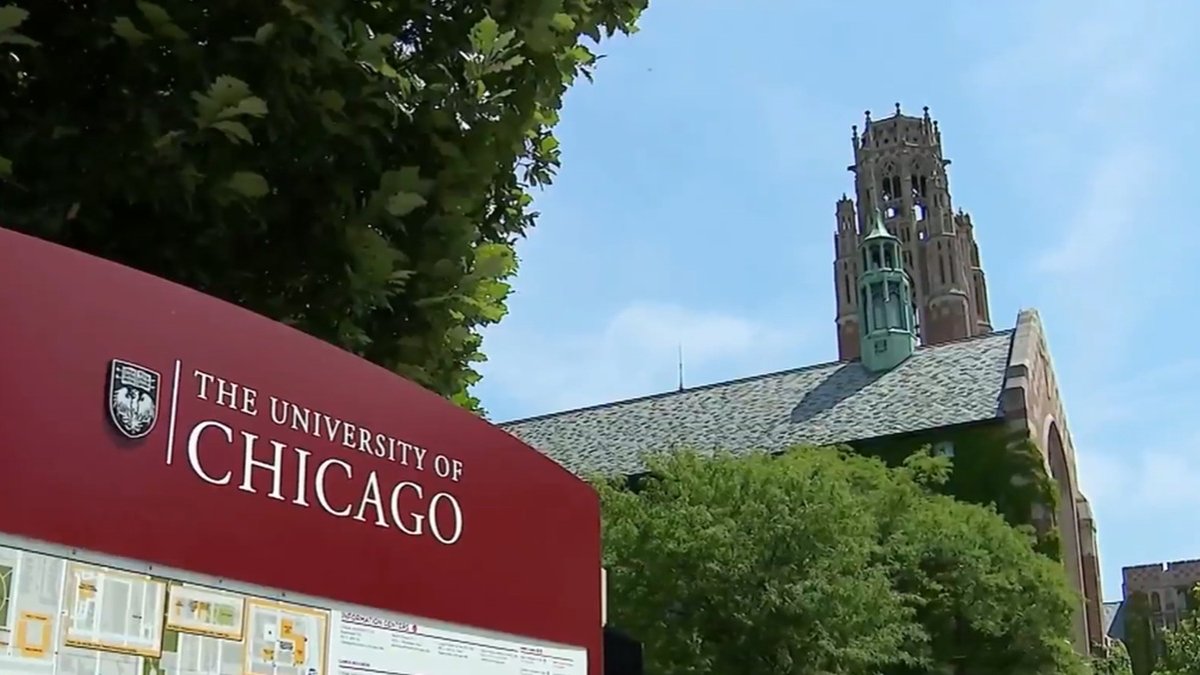 UChicago Law bans electronics in first-year law classes to promote critical thinking
