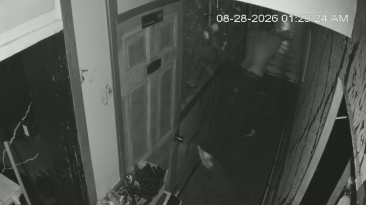 Surveillance video captures shirtless man ransacking Chicago soul food restaurant Surveillance video captures shirtless man ransacking Chicago soul food restaurant