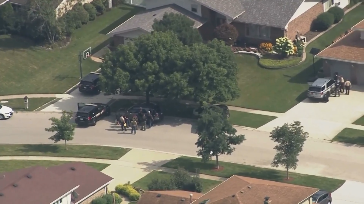 Shelter-in-place issued for part of southwest suburb amid police investigation
