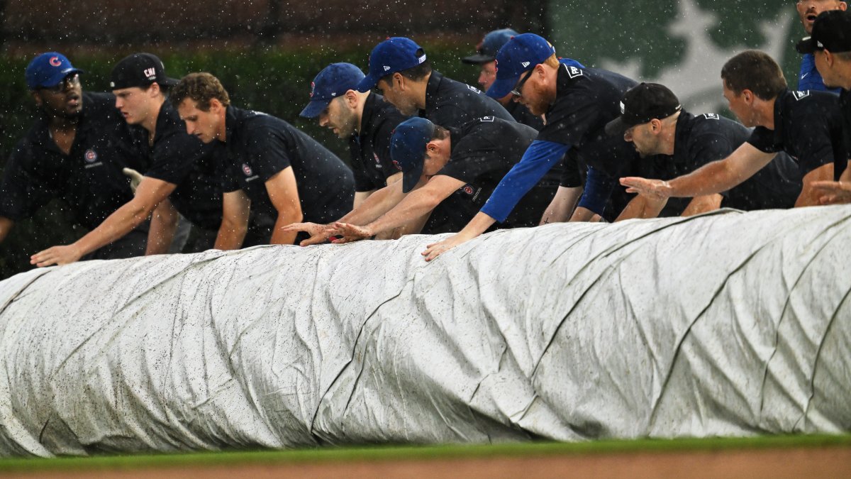 Cubs vs. White Sox game enters rain delay Cubs vs. White Sox game enters rain delay
