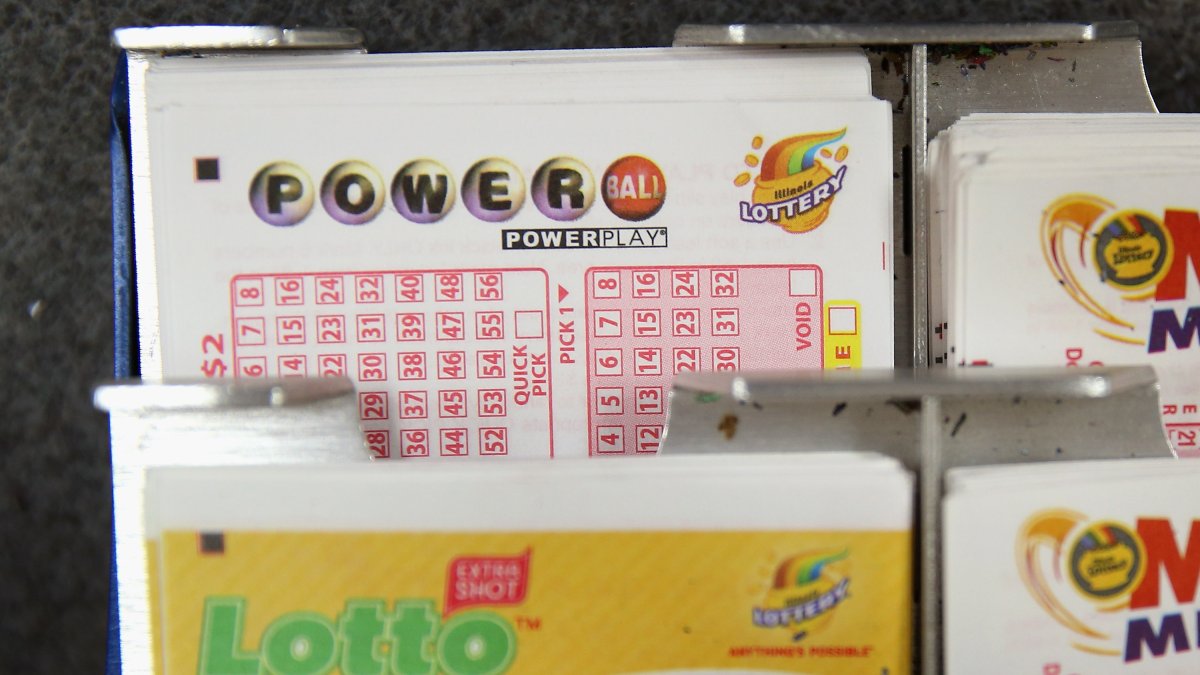 $1 billion jackpot-winning Powerball ticket sold at Illinois gas station $1 billion jackpot-winning Powerball ticket sold at Illinois gas station