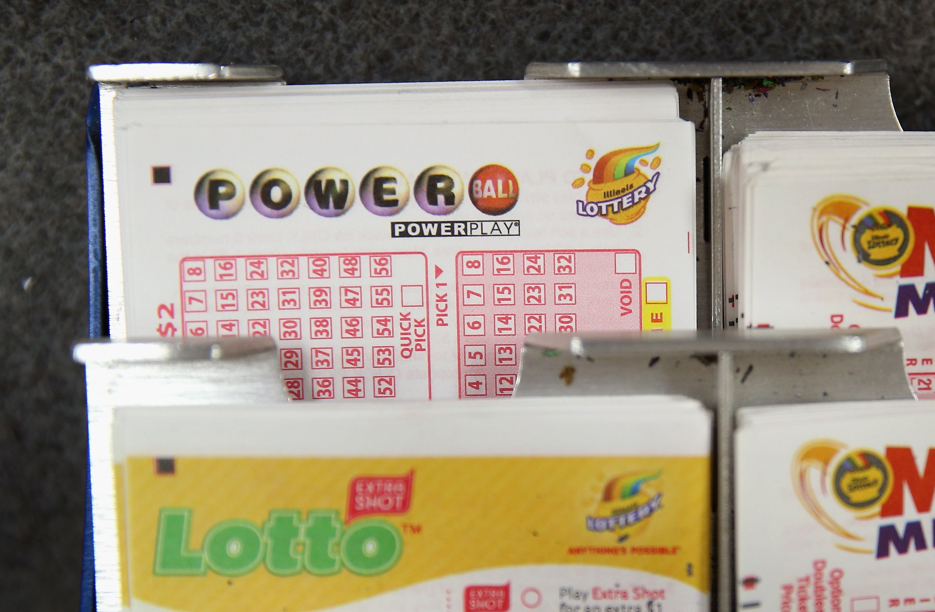 $1B jackpot-winning Powerball ticket sold at Illinois gas station