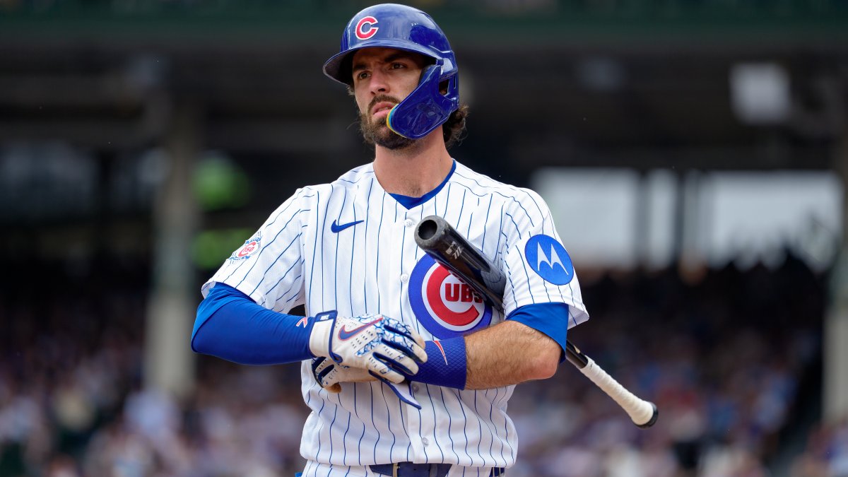 Dansby Swanson leaves Cubs game vs. Cardinals with injury Dansby Swanson leaves Cubs game vs. Cardinals with injury