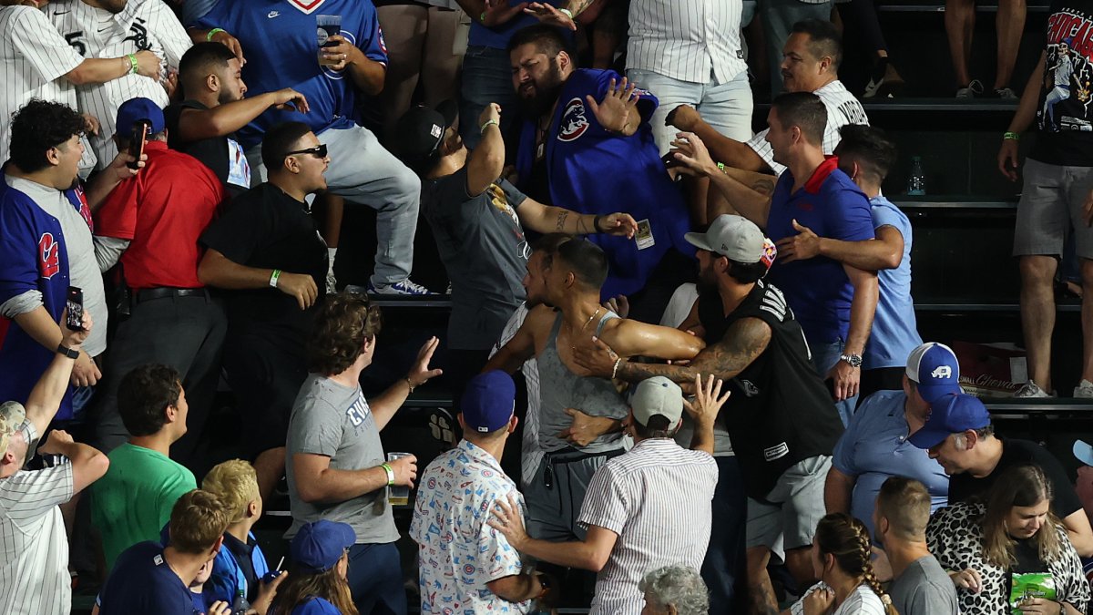 See it: Large fight breaks out in stands during Crosstown Classic at Wrigley Field