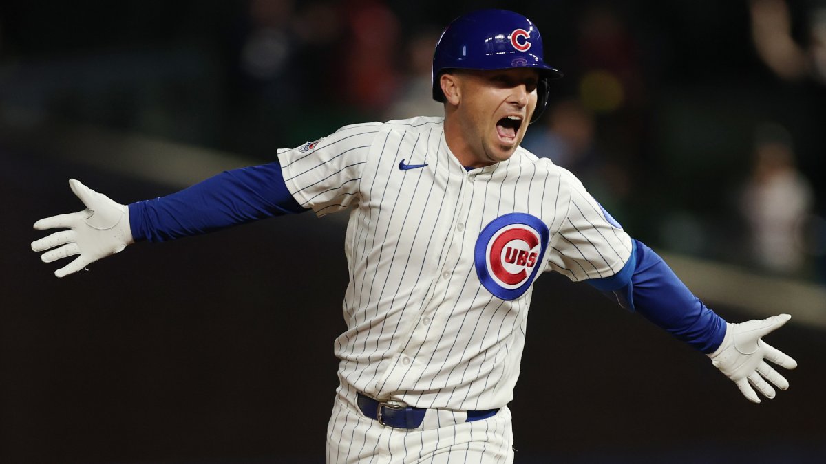 Alex Bregman makes Cubs history with walk-off win over White Sox Alex Bregman makes Cubs history with walk-off win over White Sox