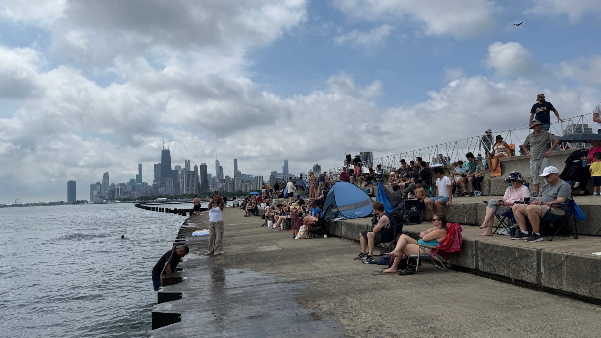 Chicago Air and Water Show delayed due to weather conditions Sunday
