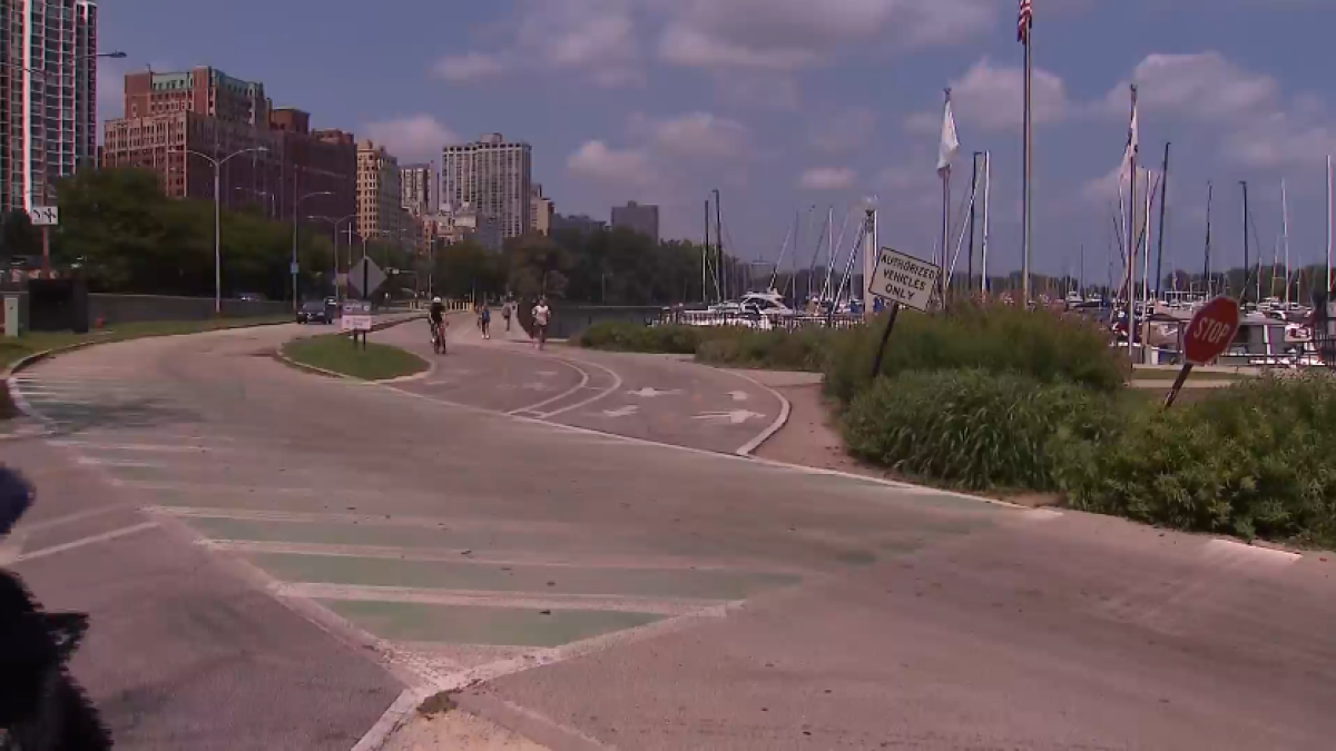 Man pulled from Lake Michigan near Belmont Harbor; death investigation underway