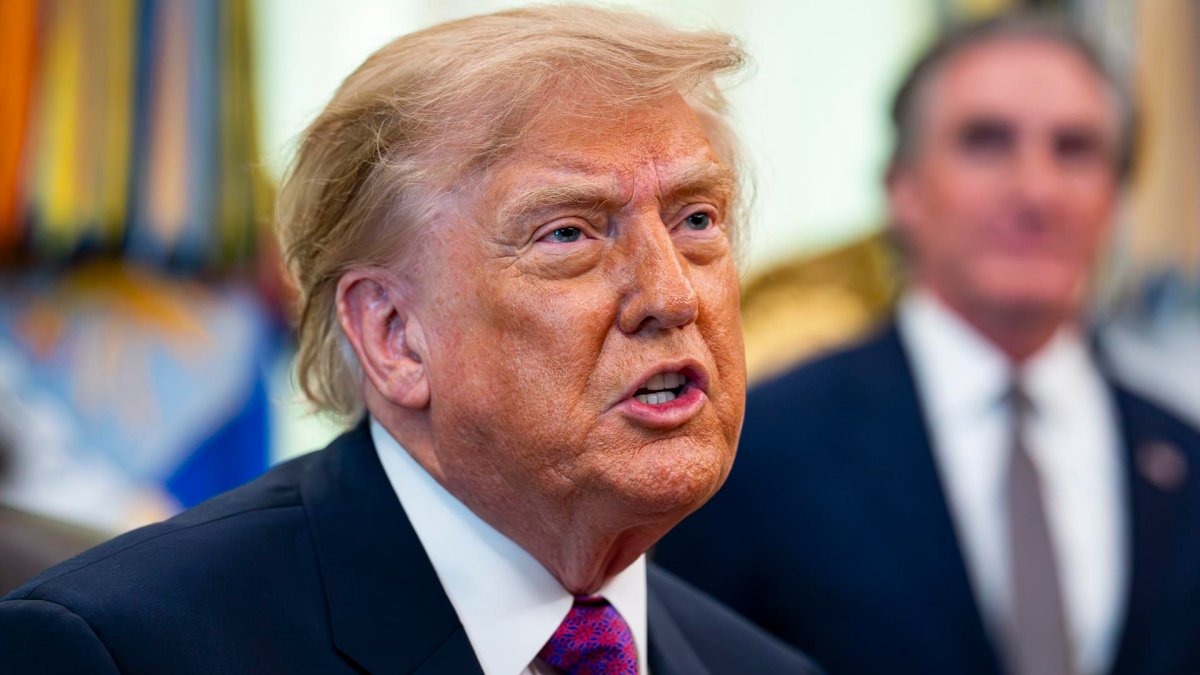 Wisconsin governor &lsquo;renames Lake Michigan after Trumps Lake Ontario order