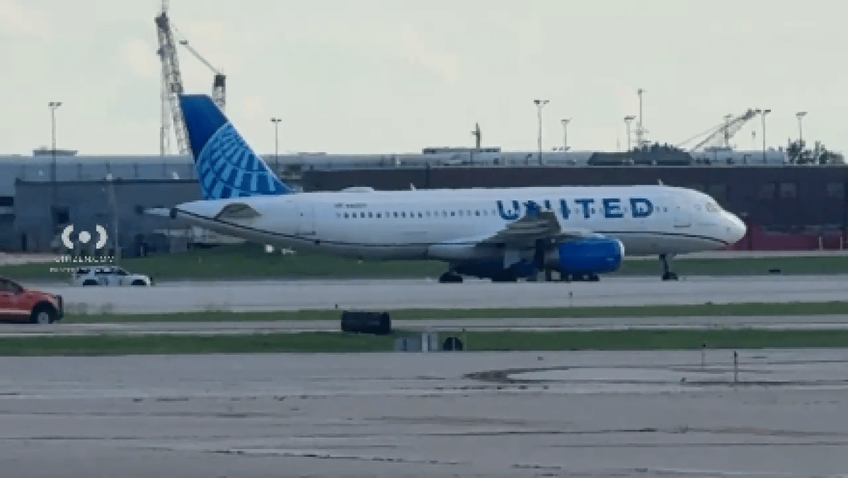 United Airlines flight blows tire at OHare, second plane to experience that issue
