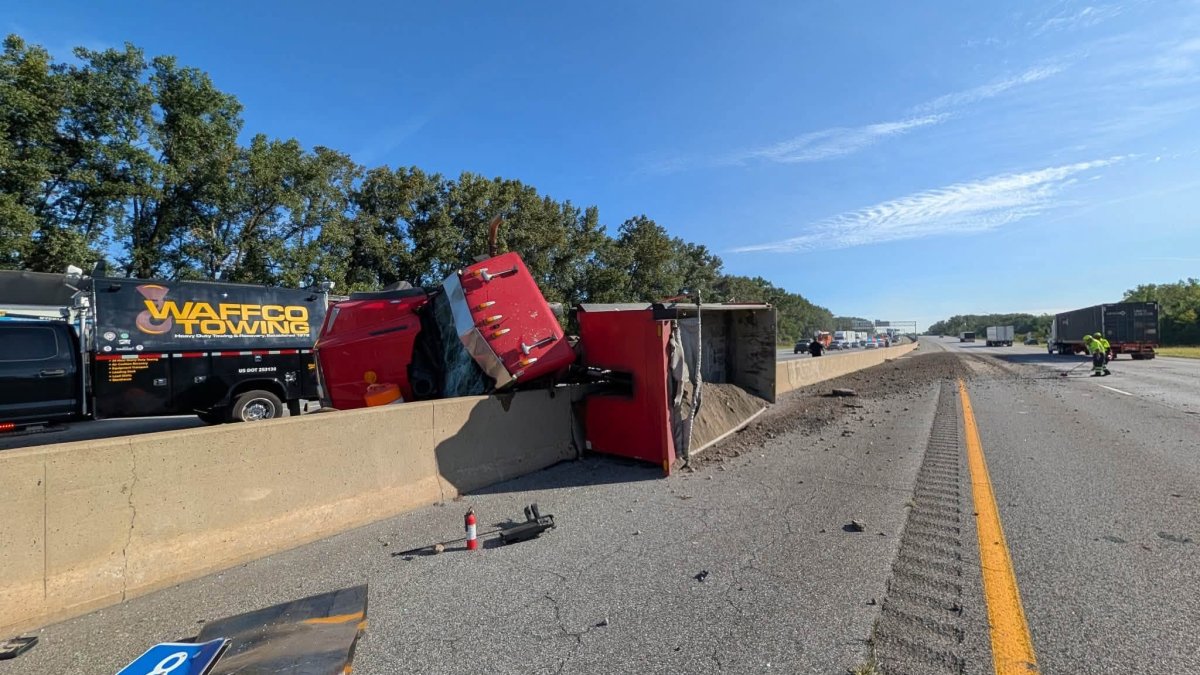 Semi truck on Indiana Toll Road crashes into median, splits in two with roads closed
