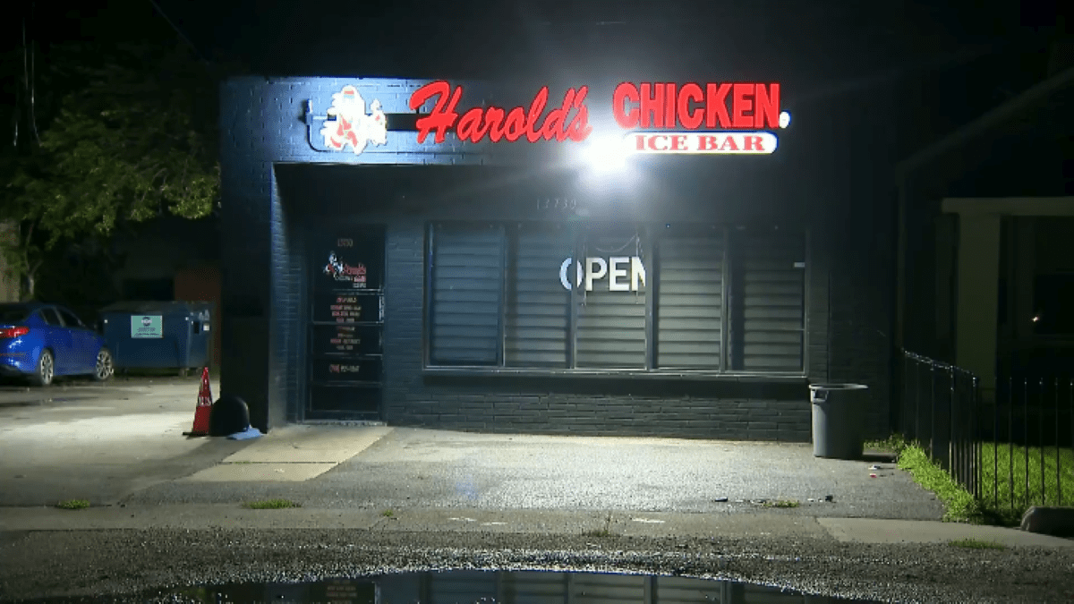 Robbins mayor grazed during birthday party, security fatally shoots gunman