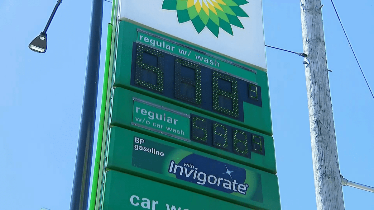 Gas prices reach record highs as Labor Day weekend travel begins
