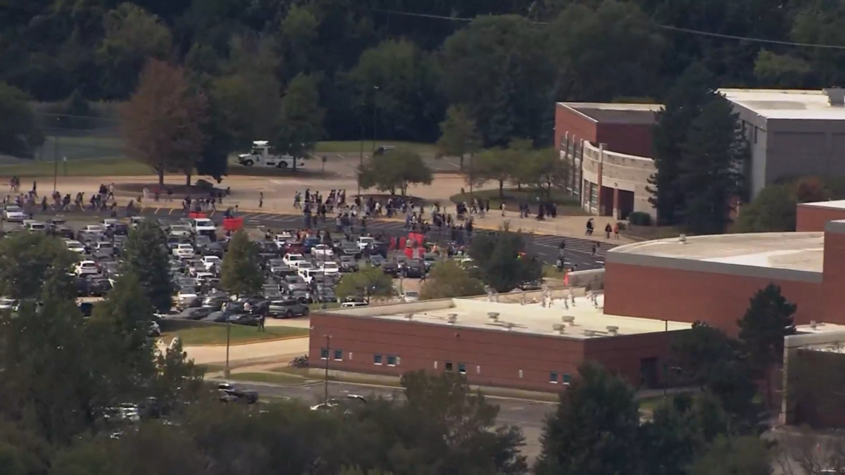 School evacuated, roads closed as police investigate potential threat at Bartlett High School