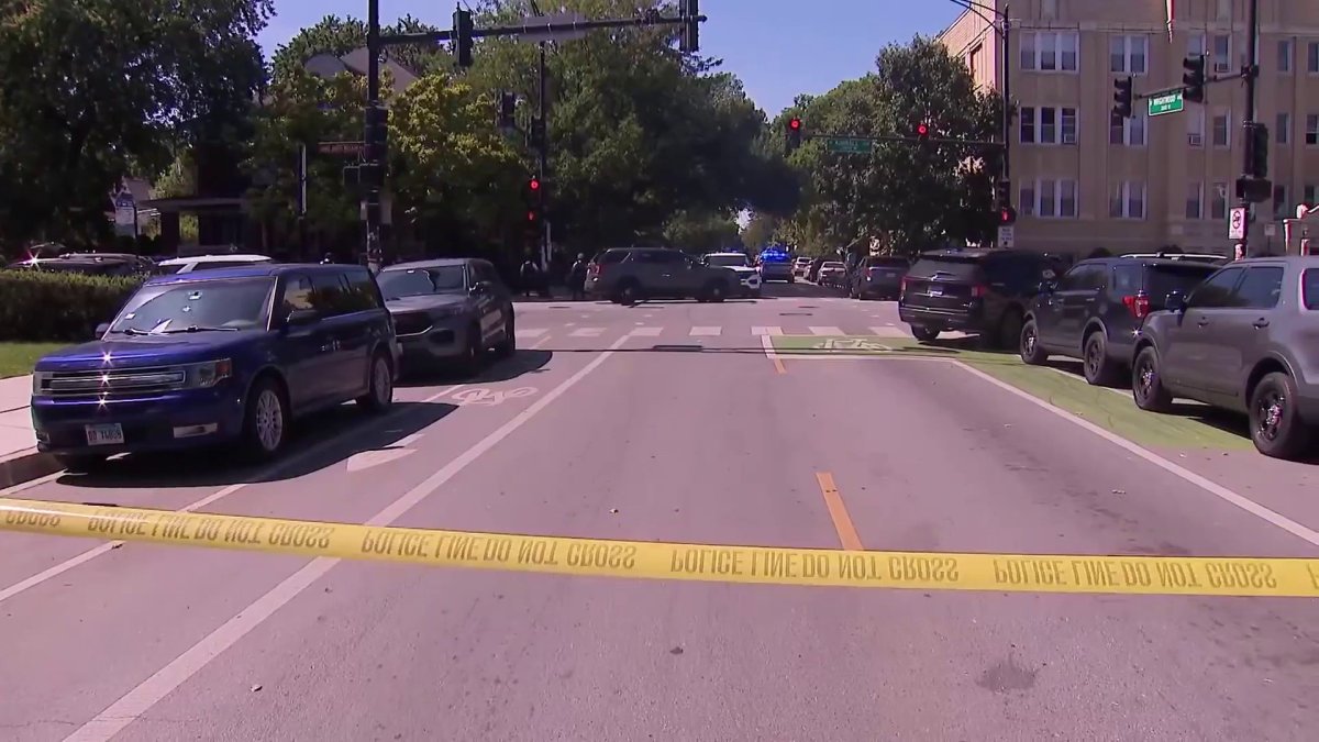 SWAT response shuts down streets in Logan Square on Labor Day