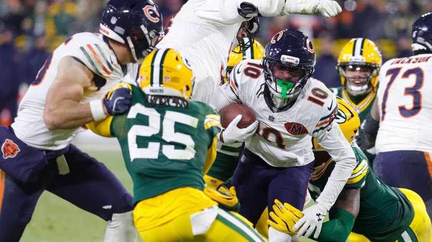 GREEN BAY, WI – DECEMBER 07: Chicago Bears wide receiver Luther Burden III (10) comes through a hole during a game between the Green Bay Packers and the Chicago Bears on December 7, 2025 at Lambeau Field, in Green Bay, WI. (Photo by Larry Radloff/Icon Sportswire via Getty Images)