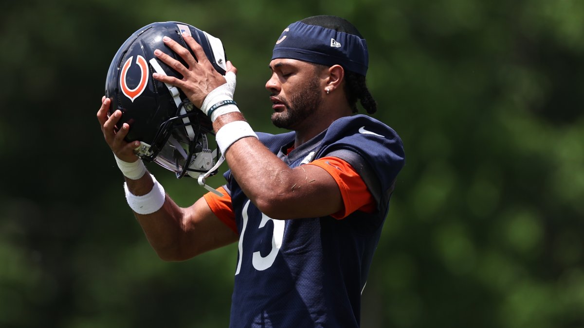 Bears Inactives List: Tyson Bagent out, Rome Odunze in for Chicago