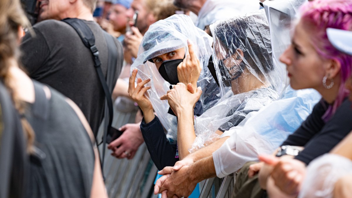 Riot Fest delays opening due to weather Sunday